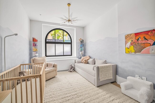 Building Photo - 443 Greenwich St