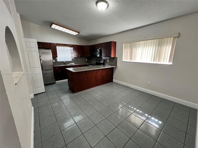 Building Photo - 13562 SW 286th Terrace