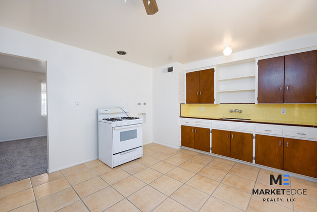 Building Photo - 2Bed/1Bath House at Grand/111th Ave !$399 ...