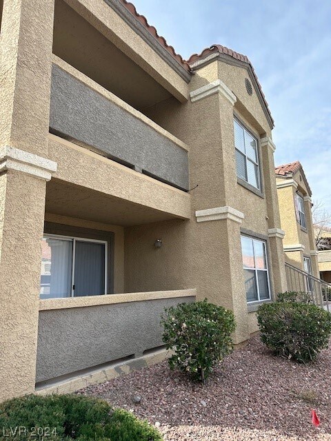 Building Photo - 2300 E Silverado Ranch Blvd
