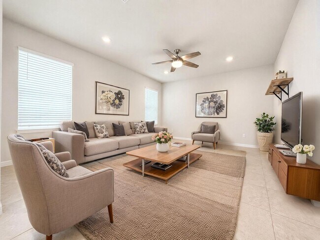 Building Photo - Welcome home to refined family living in this 3Bedrooms / 2.5Baths residence in Tohoqua!