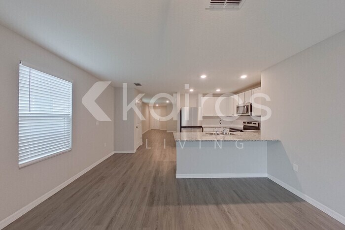 Building Photo - 8688 SW 43rd Ter