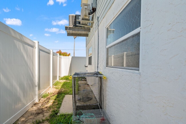 Building Photo - 4004 Centavo Ct