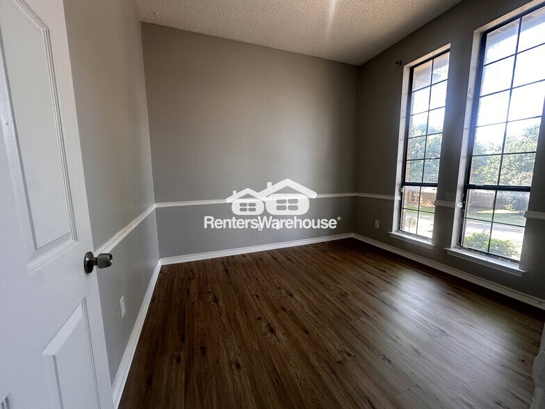 Building Photo - 616 Havencrest Dr