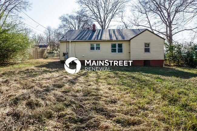 Building Photo - 1130 Mona Dr