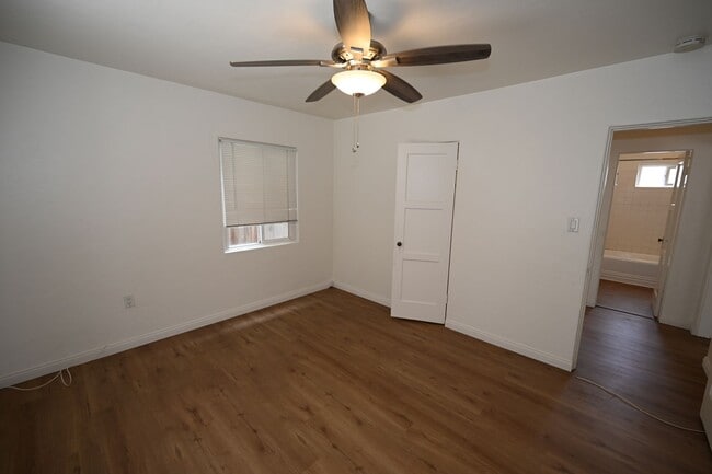 Building Photo - 1609diam