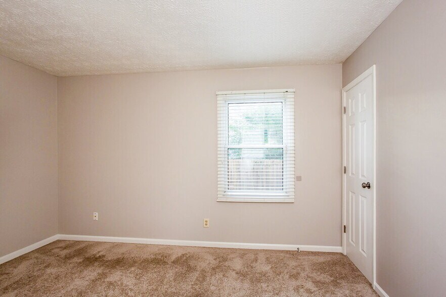 Building Photo - 5723 Ensenada Ave