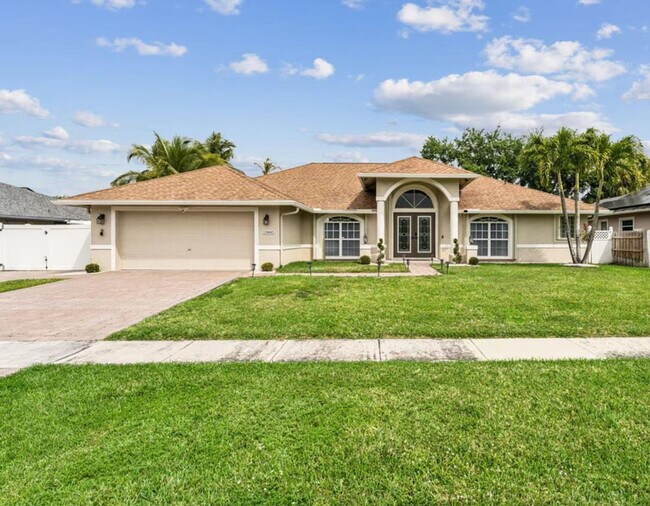 Building Photo - 13885 Sheffield St