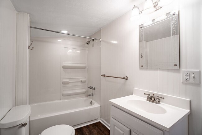 Building Photo - Beautiful luxury and spacious 4 bed home in South Side flats