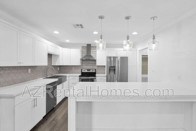 Building Photo - 621 W Plata Ave