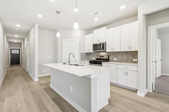 Building Photo - 14318 Azalea Tree Dr