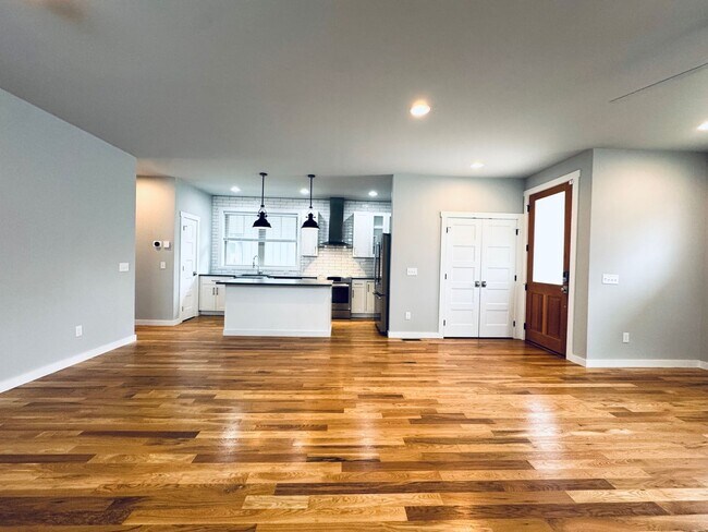 Building Photo - West AVL - Spacious, Beautiful Modern Home