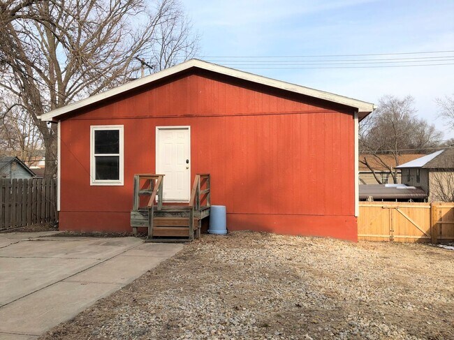 Building Photo - COMING SOON!! Historic 4 Bed, 2 Bath House