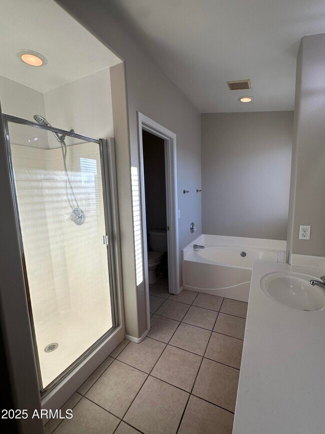 Building Photo - 10971 W Rio Vista Ln