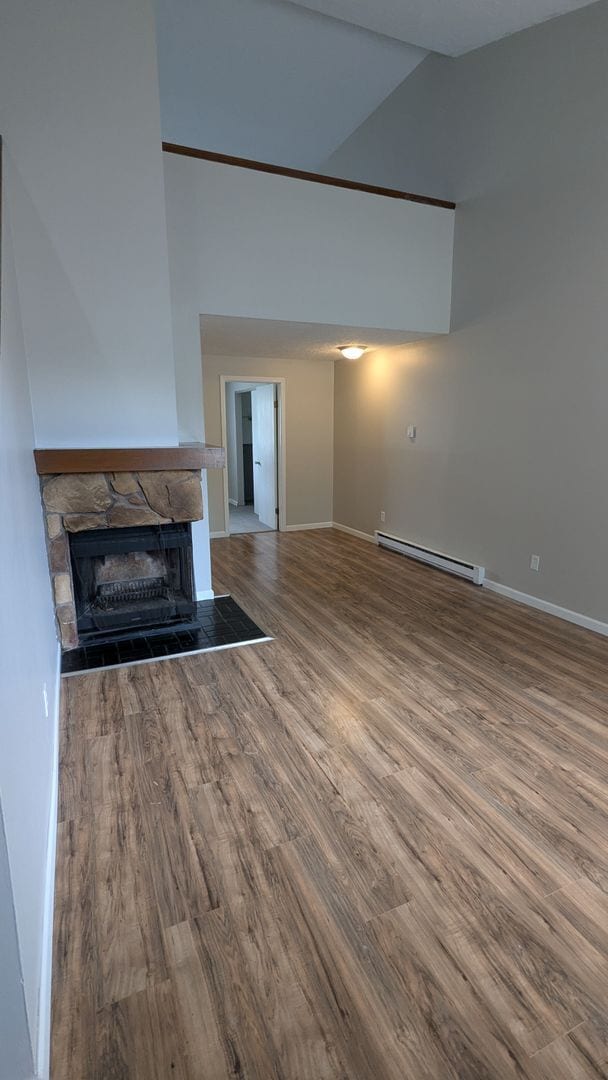 Building Photo - 847 Kerns Dr NE