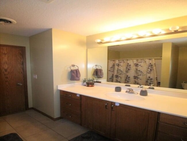 Building Photo - Italian Estates Property Management