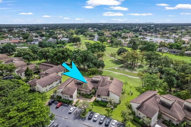 Building Photo - 8790 Holly Ct