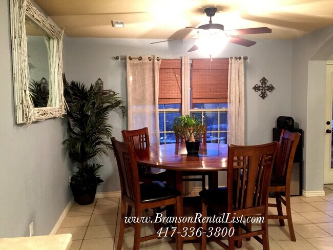 Building Photo - 3BR Home with Fenced in backyard