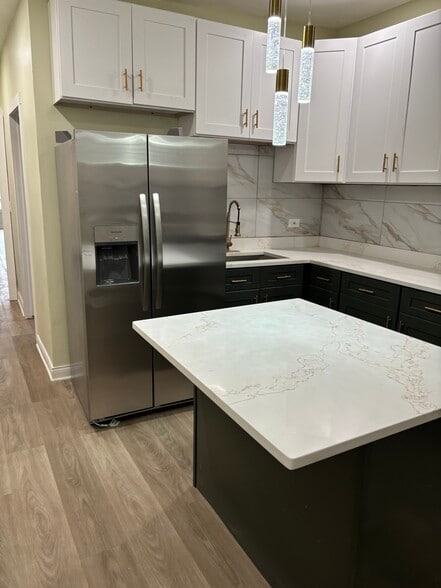 Building Photo - 5965 W Erie St