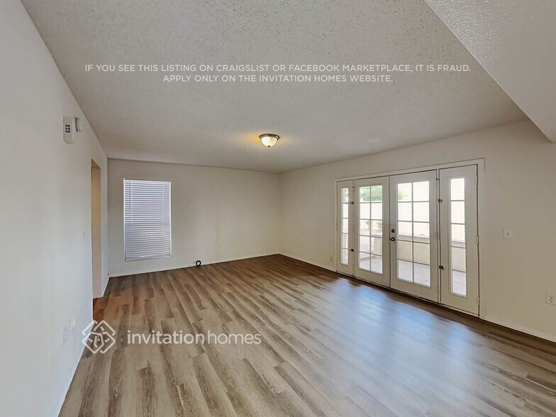 Building Photo - 501 N Red Rock St