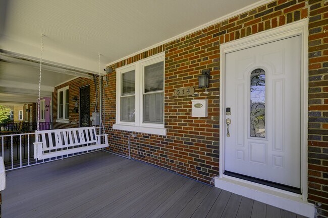 Building Photo - Charming & Renovated Petworth Rowhouse with Parking -  Available Now!