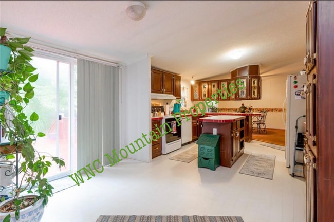 Building Photo - 52 Clear View Run Dr