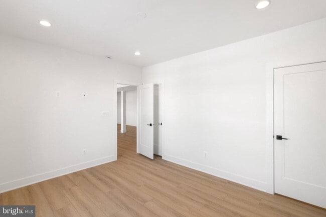 Building Photo - 853 N Manchester St