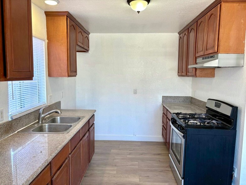 Building Photo - 21725 Dracaea Ave