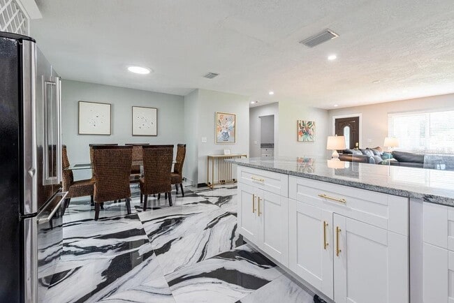 Building Photo - 6819 11th Ave NW