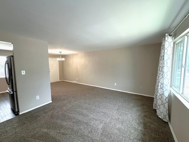 Building Photo - 431 S Victor Way