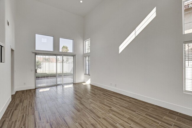 Building Photo - Beautiful 4-Bed, 2.5-Bath Home in Moreno Valley Ranch