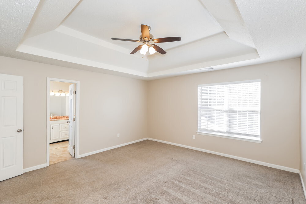 Building Photo - 10635 Misty Meadows Dr