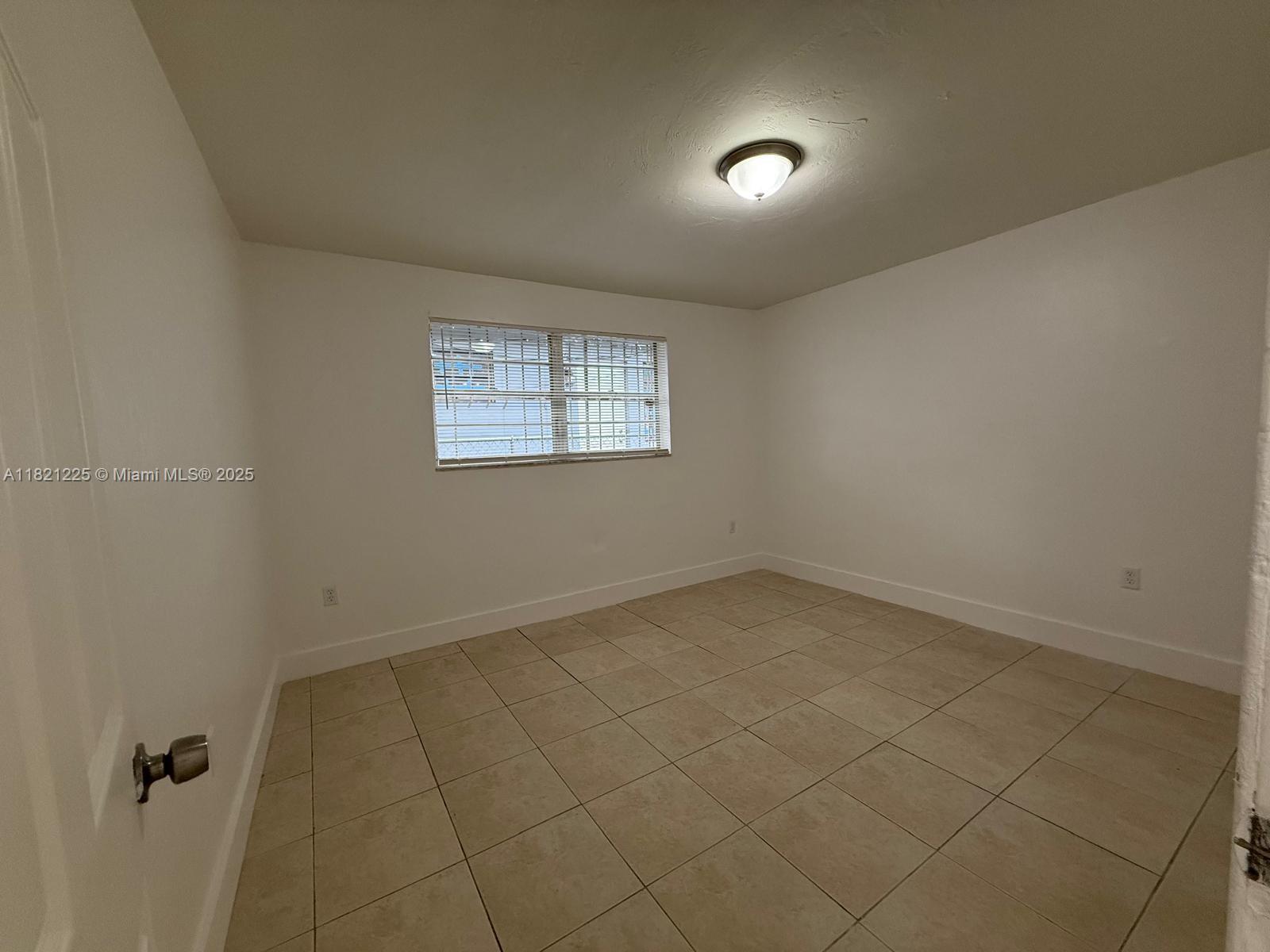 Building Photo - 1745 NW 47th Ter