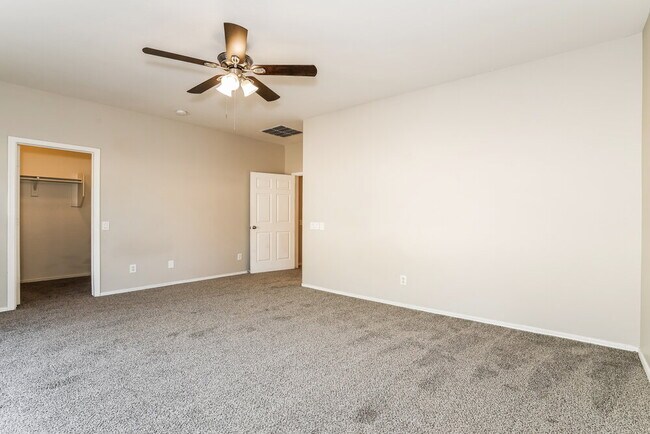 Building Photo - 5218 W Glass Ln