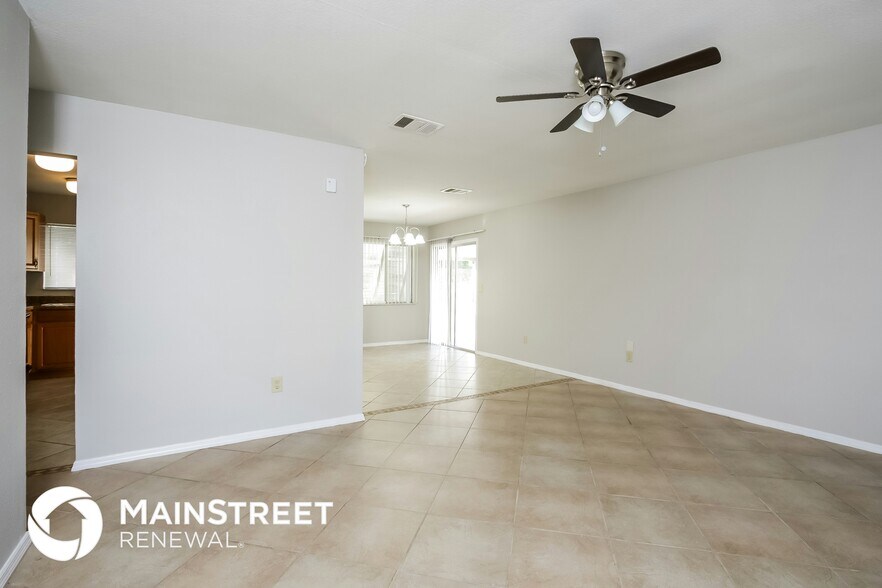 Building Photo - 2680 Roxbury Cir
