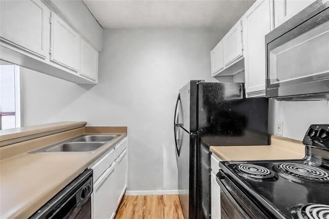 Building Photo - 3115 Helms St