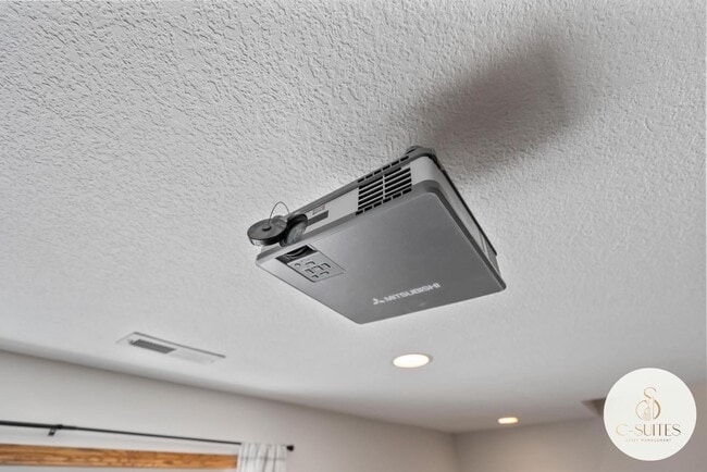 Building Photo - 1709 NW 33rd Pl