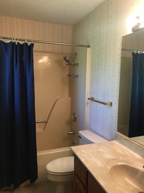 Building Photo - 5 Pinehurst Dr