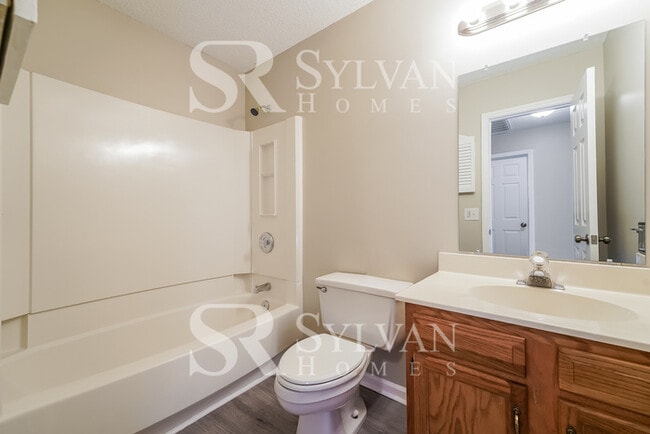 Building Photo - Prepare to be impressed by this 4 bedroom, 2.5 bathroom home