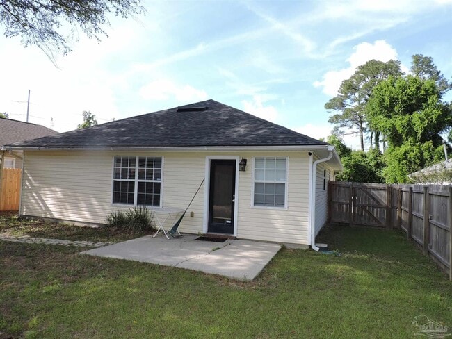 Building Photo - 147 Creekview Dr