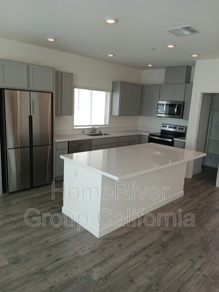 Building Photo - 8829 Cohasset Wy