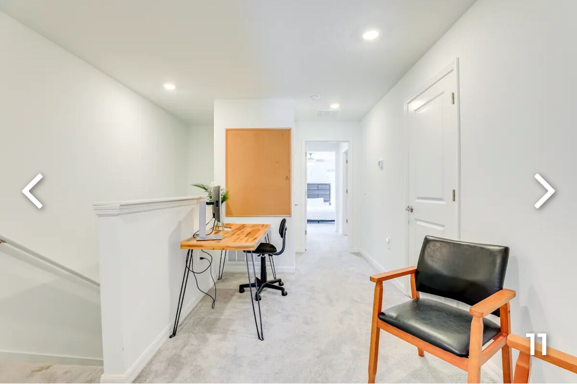 Building Photo - 2579 Sunray Venus Way