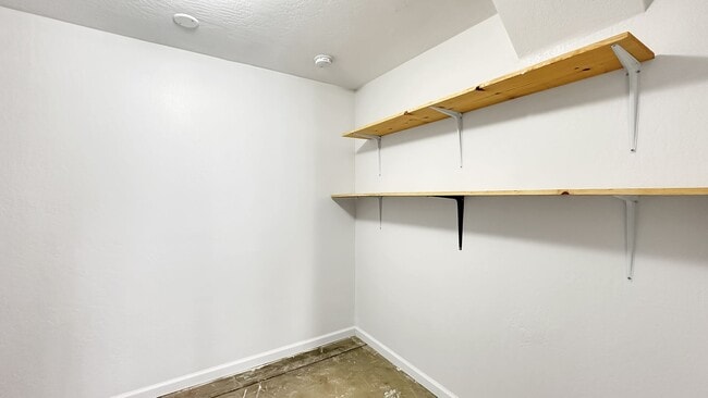 Building Photo - ALL UTILITIES INCLUDED - Remodeled - Upper Level - Backyard