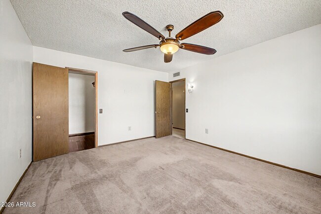 Building Photo - 9847 W Wrangler Dr