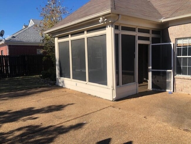 Building Photo - 9291 N Fairmont Cir