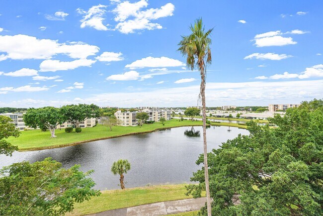 Building Photo - 14623 Bonaire Blvd