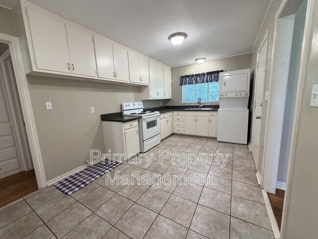 Building Photo - 1722 Mattern Dr