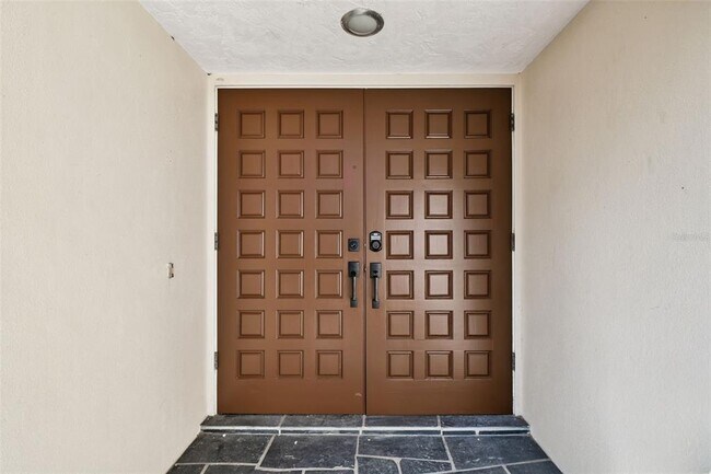 Building Photo - 970 Rolling Hills Dr