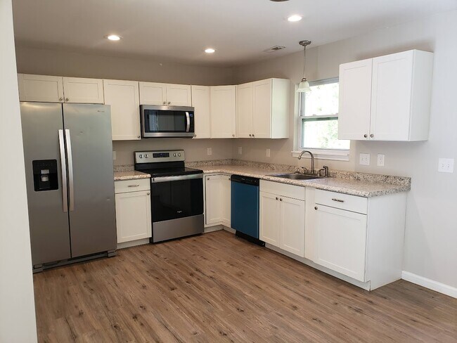 Building Photo - 800 Smith Grove Rd