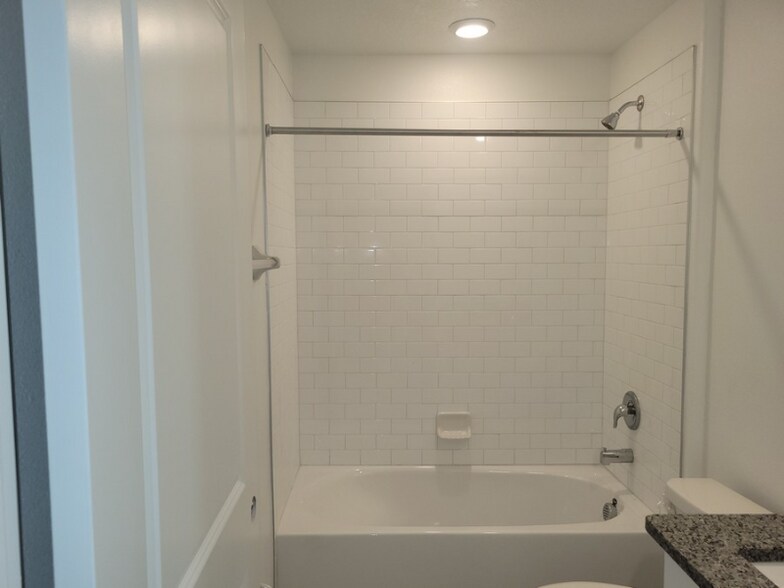 Building Photo - 5524 Blue Azure Dr